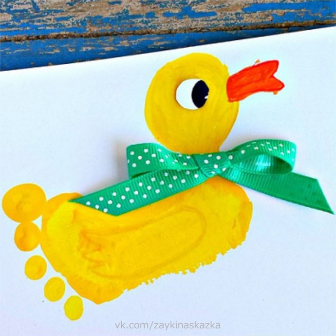 Рисуем утёнка ножкой Рисуем утёнка ножкой