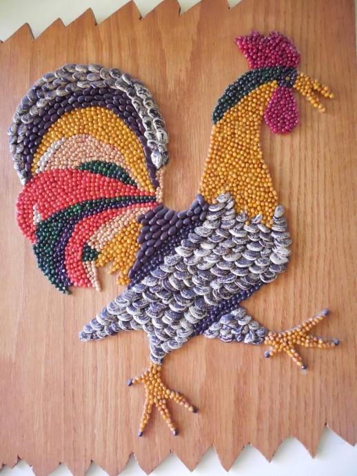 Панно из семечек и крупы "Петушок"