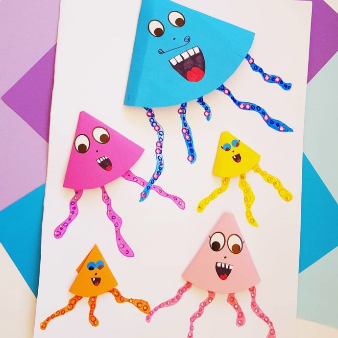 ​Компания веселых медуз