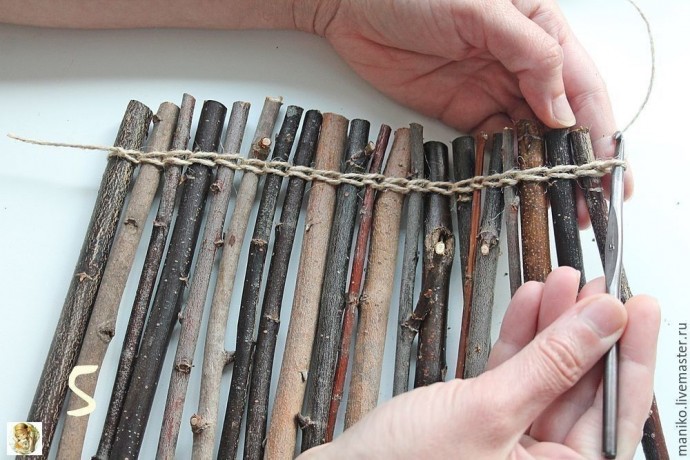 Панно из веточек детскими руками