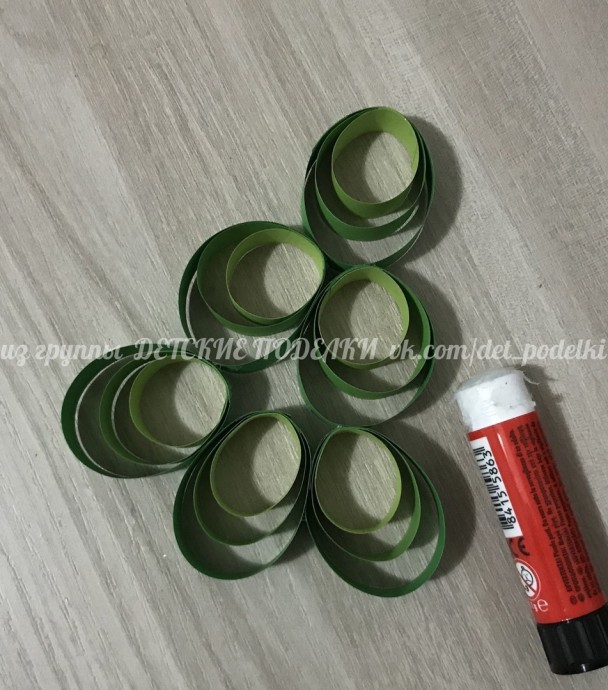 Ёлочка на подставке Ёлочка на подставке