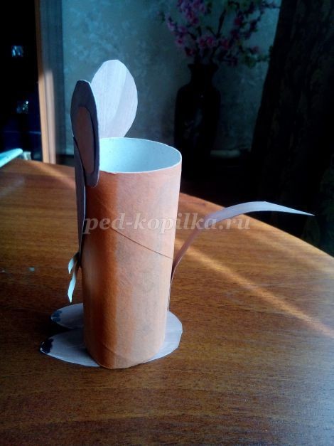 Мышка из рулона туалетной бумаги своими руками Мышка из рулона туалетной бумаги своими руками