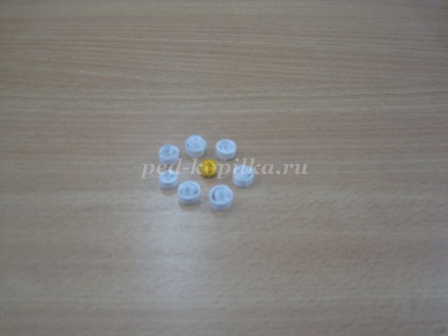 Декорирование красочных яиц Декорирование красочных яиц