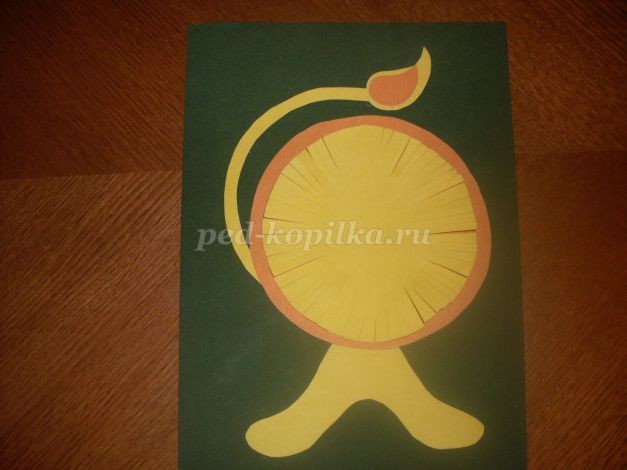 Лев из цветной бумаги