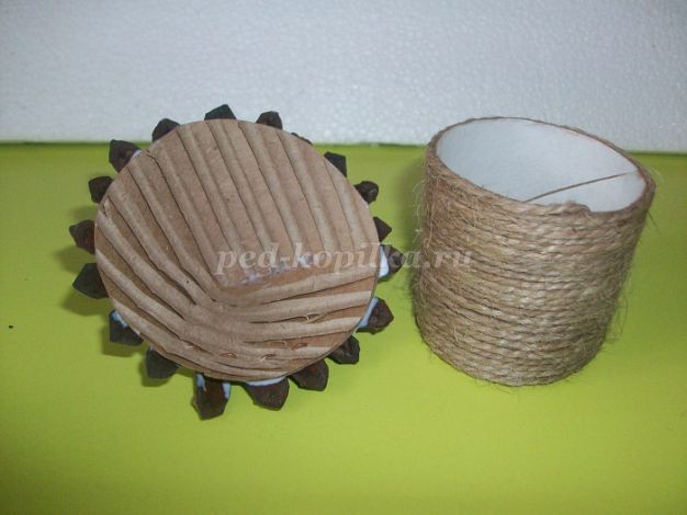 Настольная композиция из природного материала детскими руками: мастер-класс, часть 2