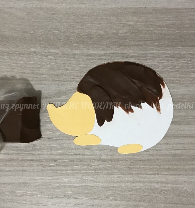 ​Ёжик из шляпок желудей