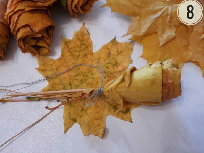 Осенний букет из жёлтых роз