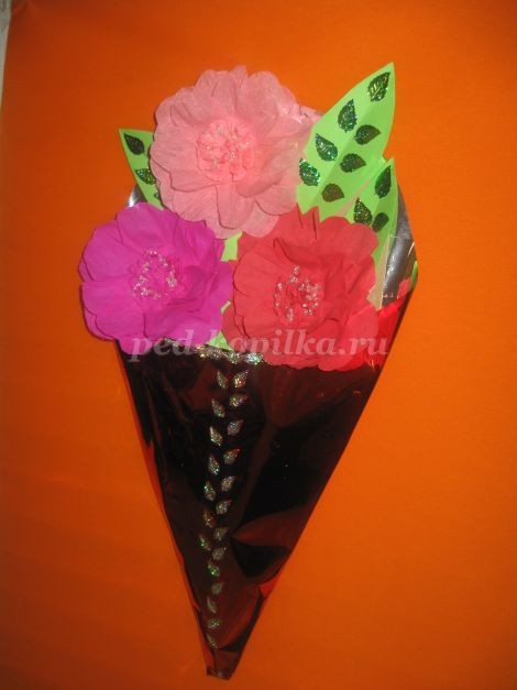 ​Подарок для любимой мамочки: панно-кулёк с цветами, часть 2