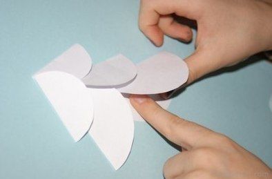 Новогодняя открытка из кружочков