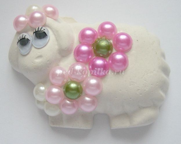 Жемчужная овечка из гипса детскими руками: часть 1 Жемчужная овечка из гипса детскими руками: часть 1