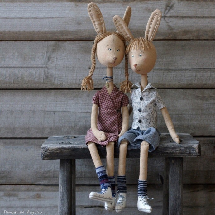 Текстильные зайки в стиле тильда