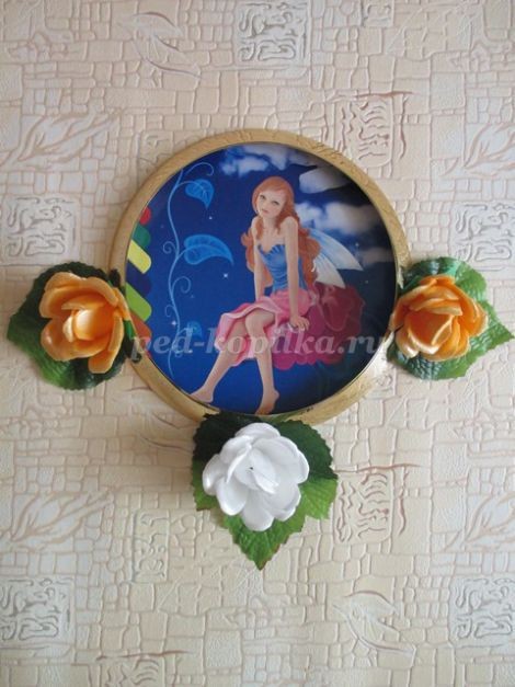 Рамка для фотографий детскими руками: часть 3