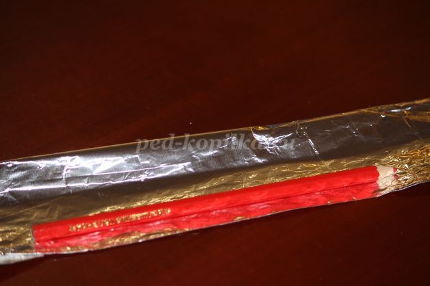 Букет из лилий из фольги детскими руками: часть 2