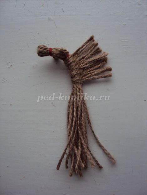 Конь и коза из шпагата детскими руками: часть 2