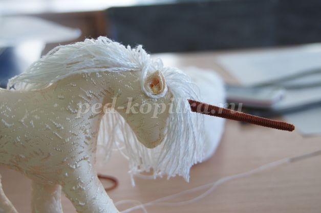 Игрушка Единорог детскими руками: часть 2