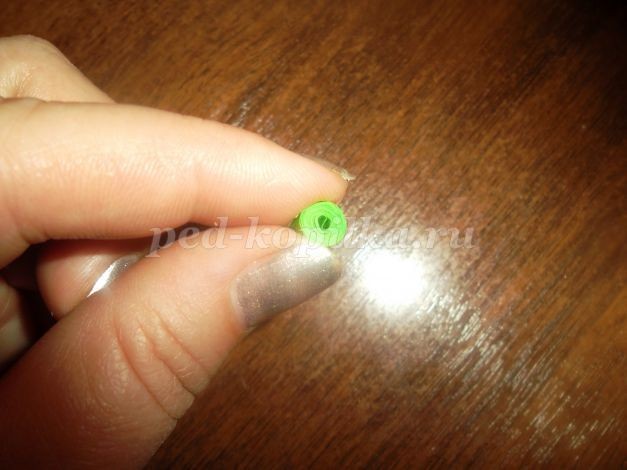 Новогодняя ёлка: квиллинг, часть 2