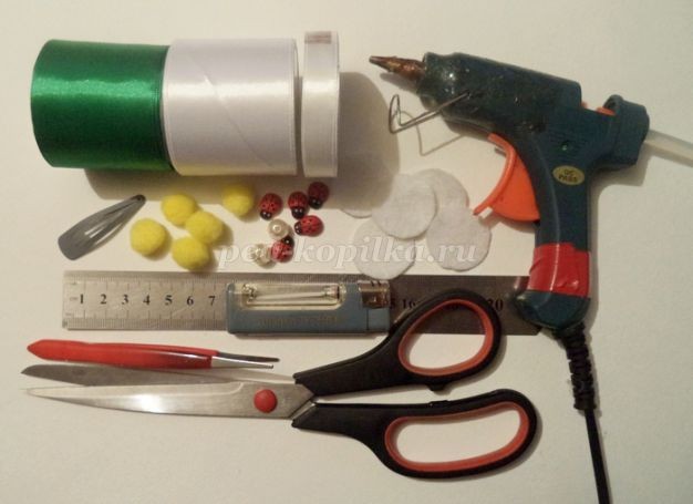 Лента для косы с цветами канзаши детскими руками: часть 1 Лента для косы с цветами канзаши детскими руками: часть 1