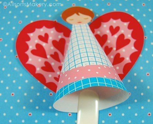 Любящий ангел из бумаги