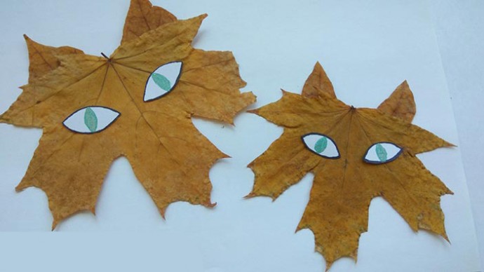 Аппликация из осенних листьев "Лисята"