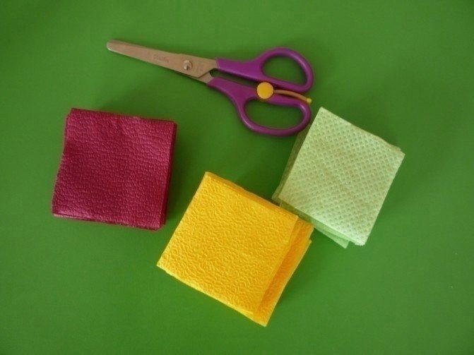 Подсолнух из салфеток