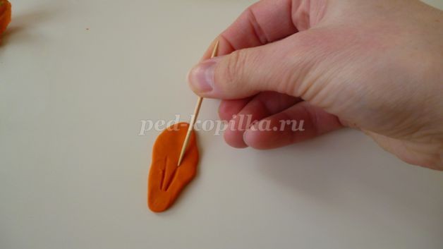 Декоративная вазочка с цветком Декоративная вазочка с цветком