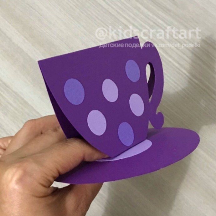 Котёнок в чашке Котёнок в чашке