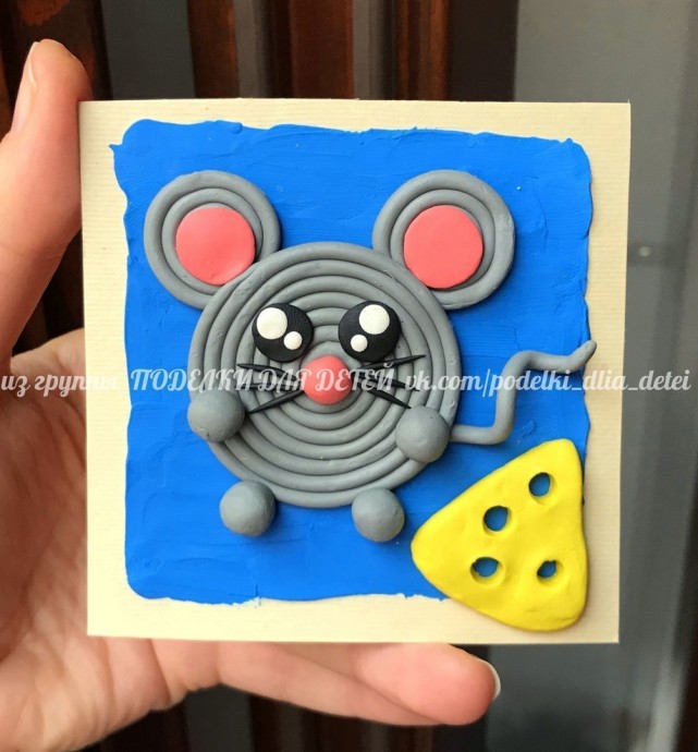 Пластилиновая аппликация "Мышка-завитушка"