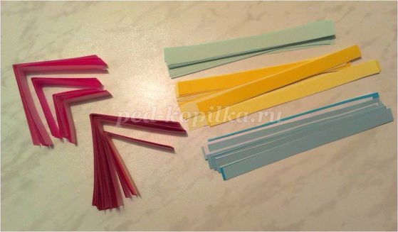 Гирлянда из бумажных полос "Сердечки": часть 1 Гирлянда из бумажных полос "Сердечки": часть 1