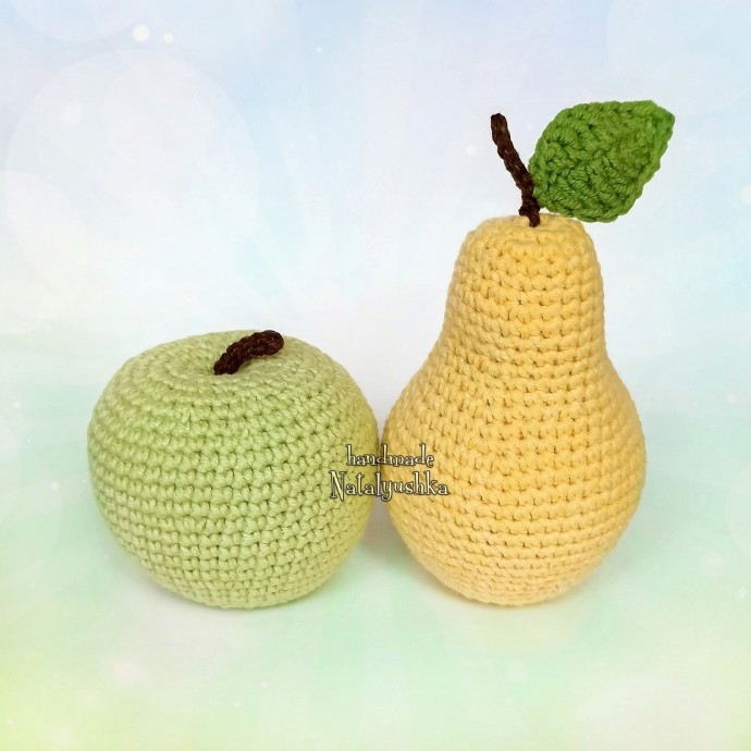 ​Яблоко и груша