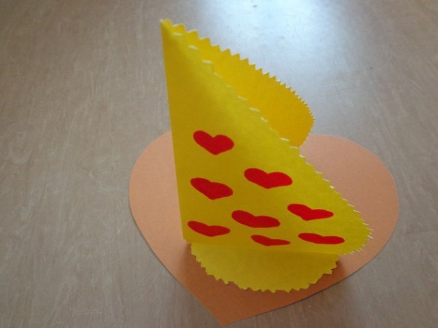 Объемный котик из цветной бумаги Объемный котик из цветной бумаги