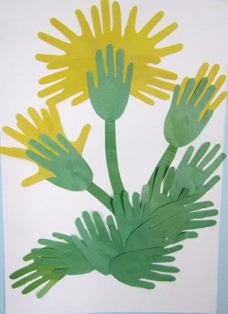 Цветочные аппликации из ладошек Цветочные аппликации из ладошек