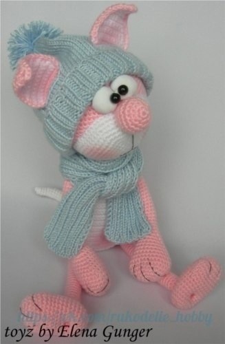 Вязаный розовый котик