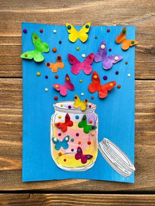 ​Банка с мотыльками