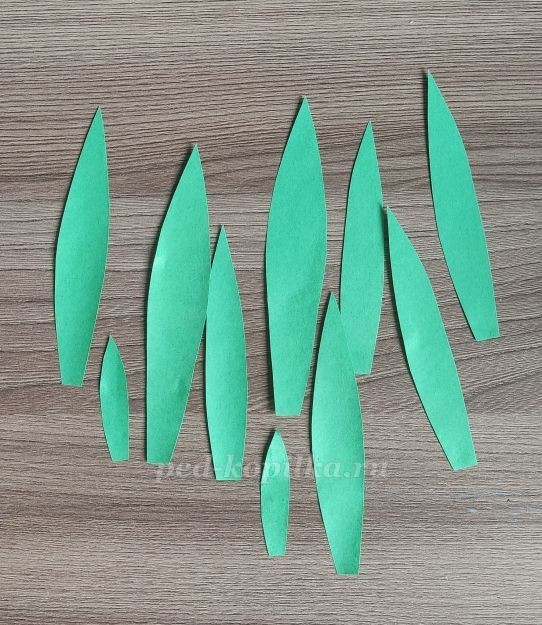 Подснежники из яичных лотков