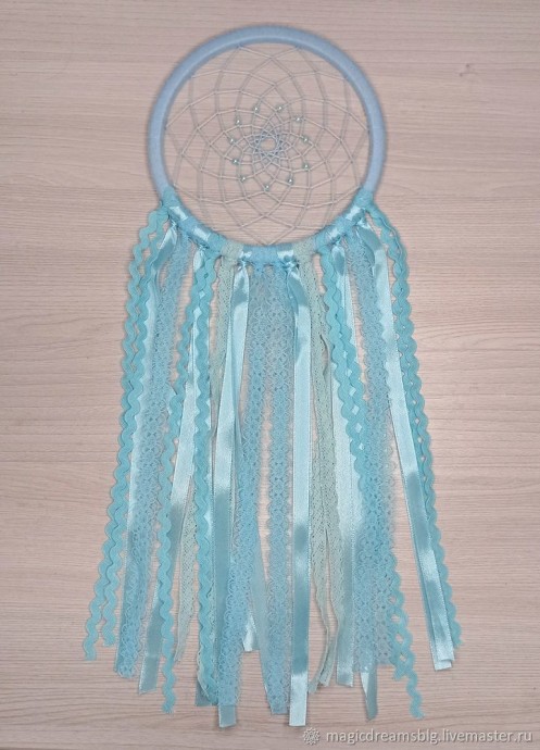 Ловец снов с лентами