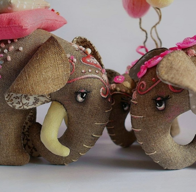 ​Шьём с детками слоников