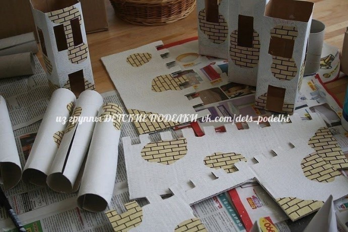 Средневековый замок из картона