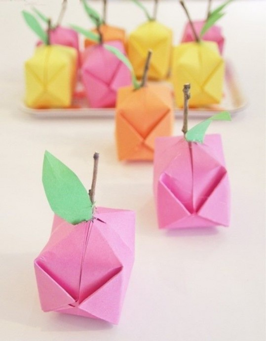 Яблоки в технике оригами