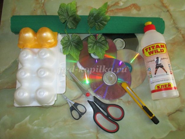 Рамка для фотографий детскими руками: часть 1