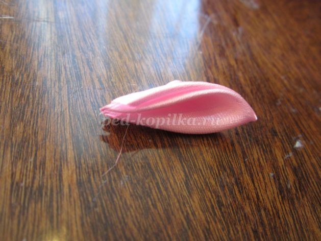 Цветок из атласных лент: мастер-класс, часть 1