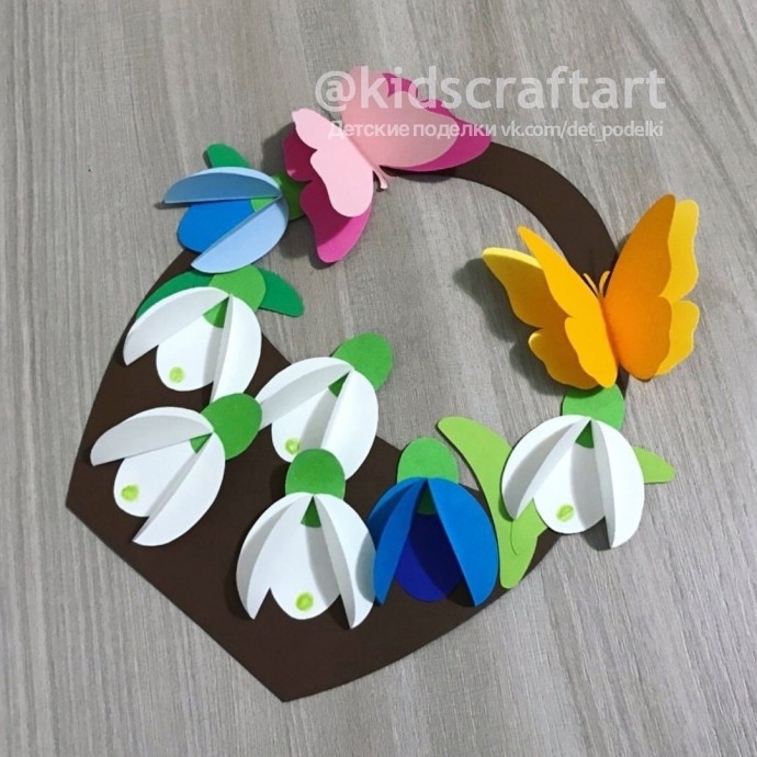 Корзинка с подснежниками