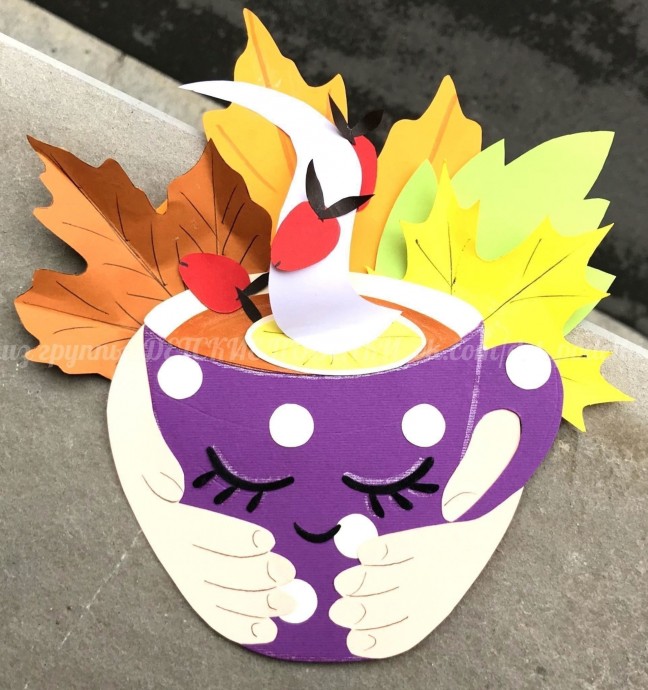 Осенняя чашка в руках Осенняя чашка в руках