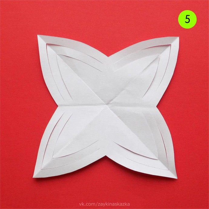 Объёмная снежинка из бумаги Объёмная снежинка из бумаги