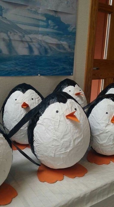 Пингвин из папье-маше Пингвин из папье-маше