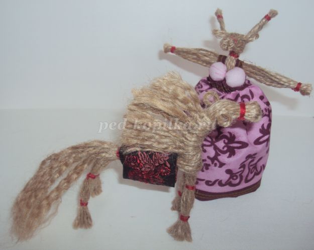 Конь и коза из шпагата детскими руками: часть 3