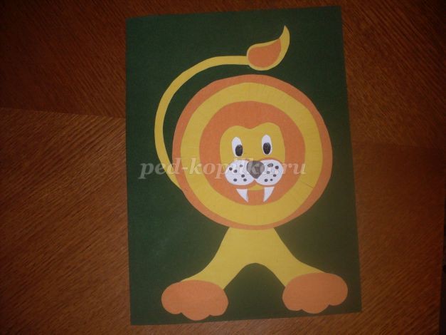 Лев из цветной бумаги