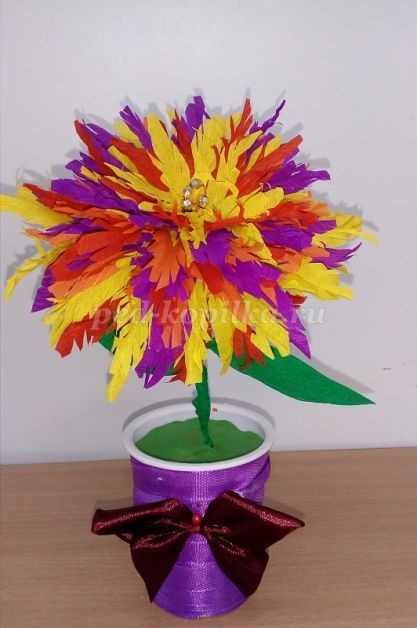 ​Изготовление цветка Майора из гофрированной бумаги: часть 2