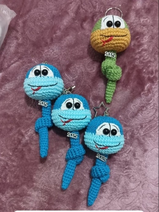 Брелок-змейка Брелок-змейка