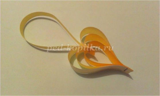 Гирлянда из бумажных полос "Сердечки": часть 1 Гирлянда из бумажных полос "Сердечки": часть 1