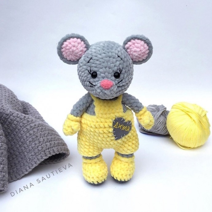 Мышонок из пряжи